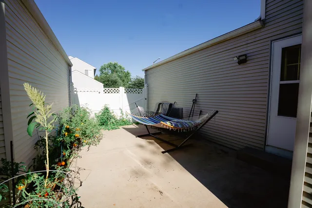 $290,000 | 68 Freesia Drive, Romeoville, IL 60446