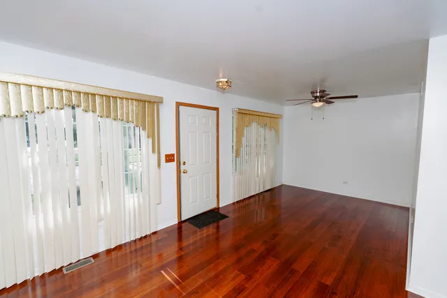 $290,000 | 68 Freesia Drive, Romeoville, IL 60446