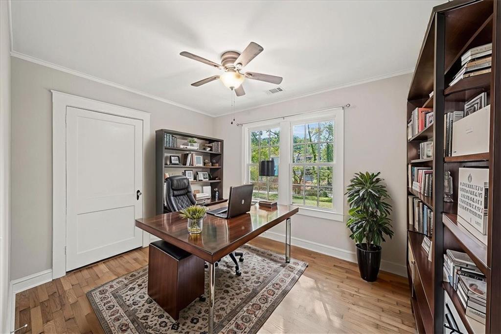 3494 Briarcliff Road Northeast Atlanta, GA 30345 - Photo 25 of 46 a living room with furniture