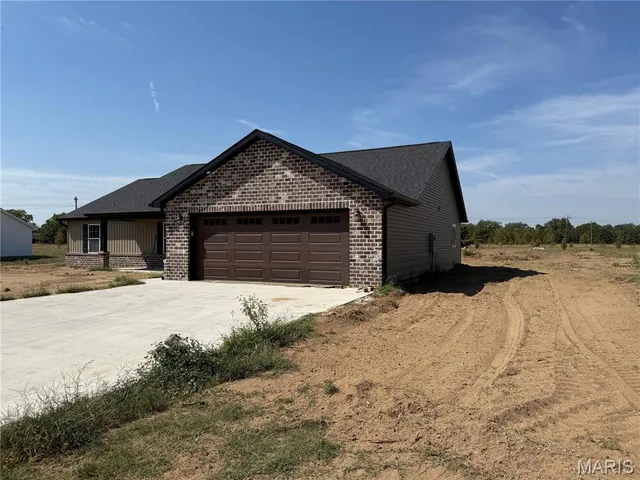 $295,000 | 13 Bartlett Court, Benton, MO 63736