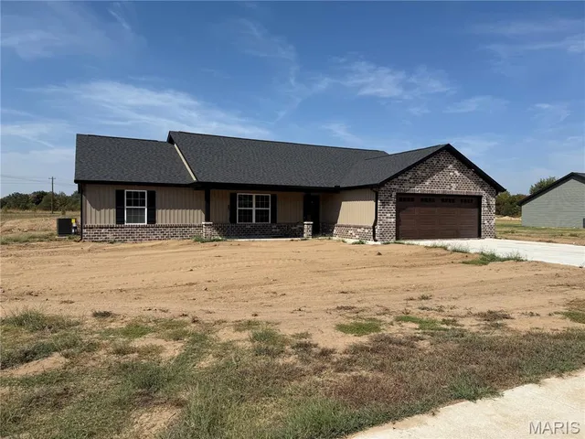 $295,000 | 13 Bartlett Court, Benton, MO 63736