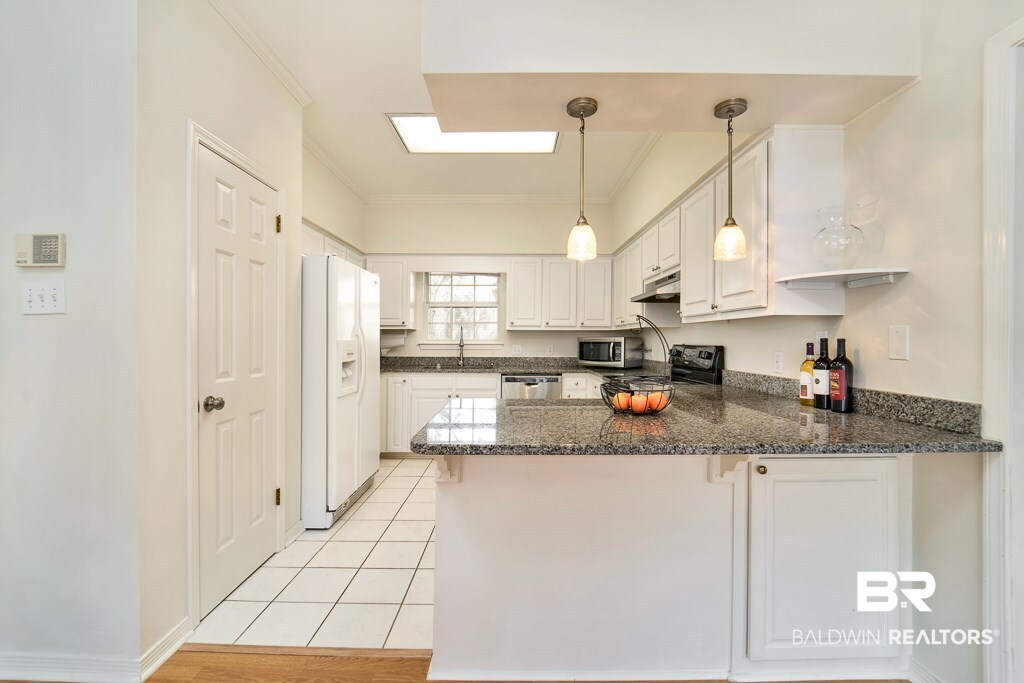 911 Wildwood Avenue Mobile, AL 36609 - Photo 9 of 23