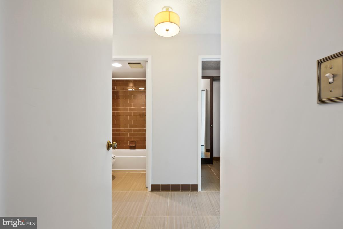 5902 Mt Eagle Drive, Unit 1503 Alexandria, VA 22303 - Photo 17 of 30 Primary/Master Bedroom Entry