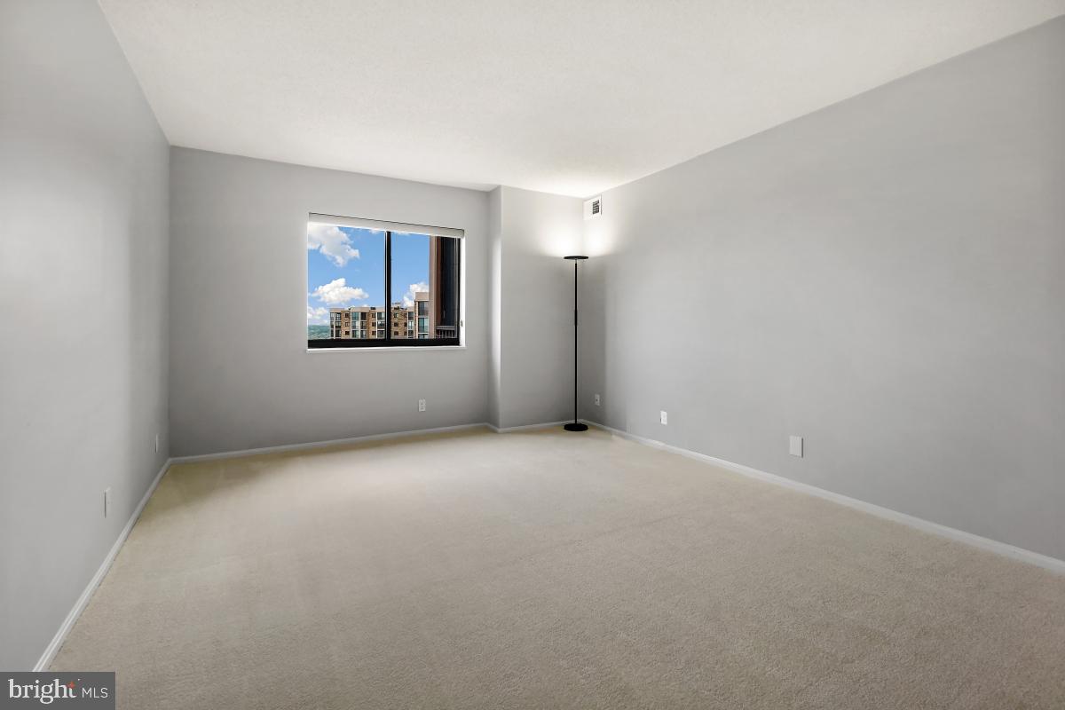 5902 Mt Eagle Drive, Unit 1503 Alexandria, VA 22303 - Photo 19 of 30 Primary/Master Bedroom - Exceptionally Spacious