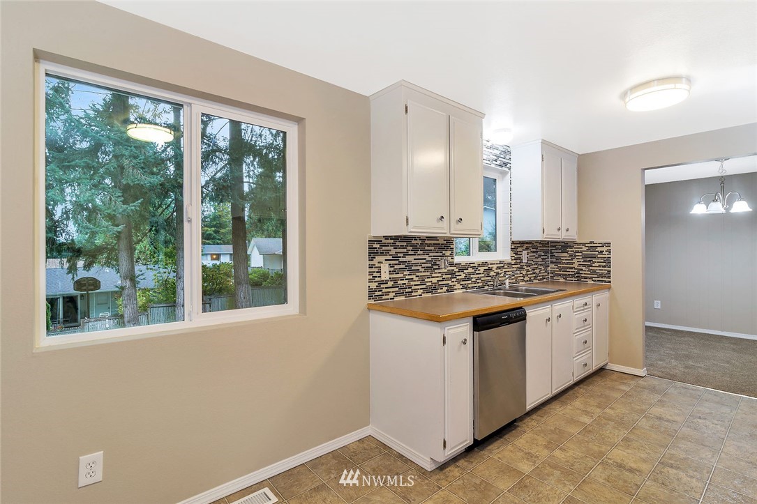 22017 7th Avenue West Bothell, WA 98021 - Photo 10 of 20