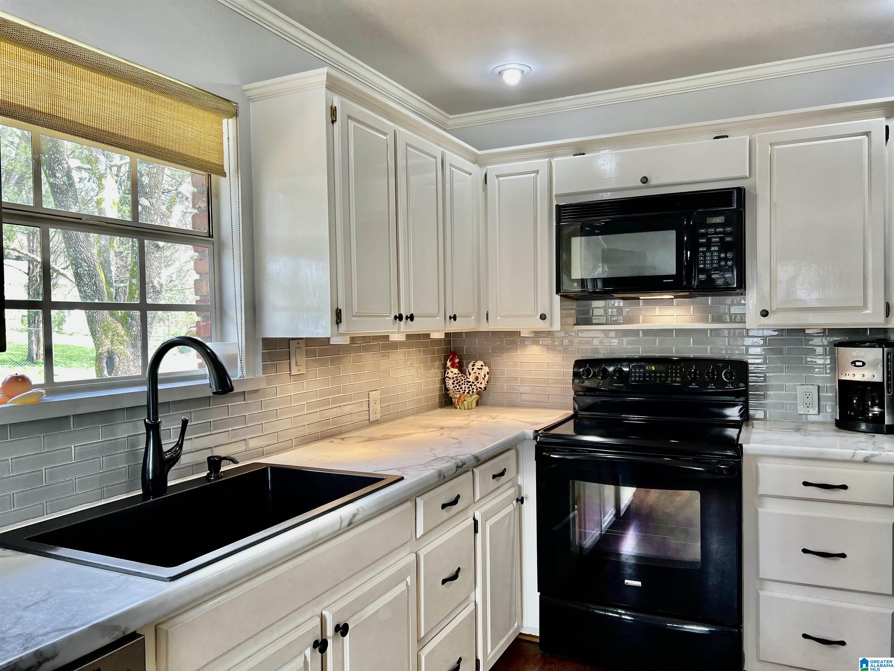 210 5th Street Pleasant Grove, AL 35127 - Photo 8 of 33