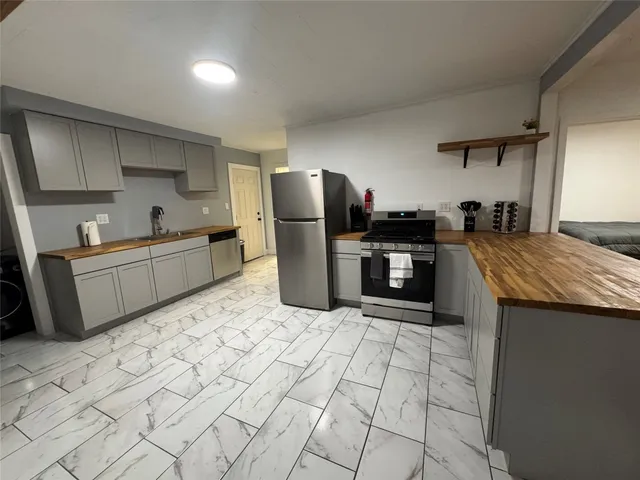 $2,300 | 249 Robinson Street, Unit 2, Binghamton, NY 13904