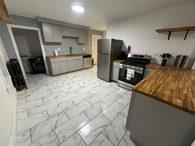 $2,300 | 249 Robinson Street, Unit 2, Binghamton, NY 13904