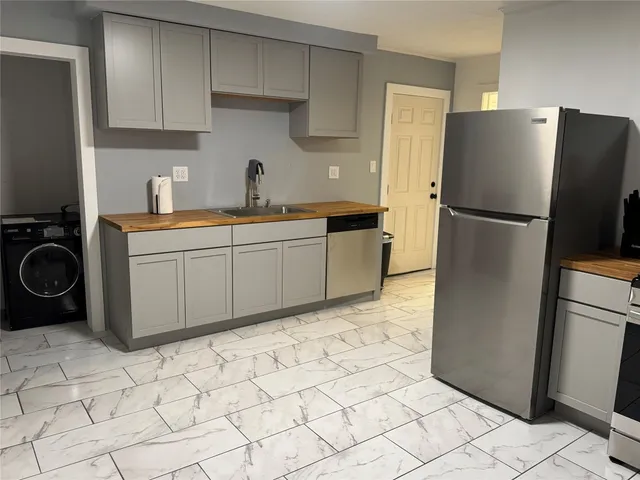 $2,300 | 249 Robinson Street, Unit 2, Binghamton, NY 13904