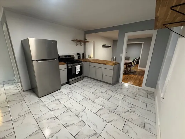 $2,300 | 249 Robinson Street, Unit 2, Binghamton, NY 13904