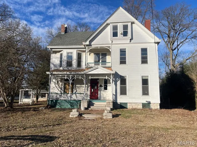 $263,000 | 810 Grove Street, Alton, IL 62002