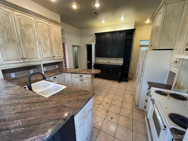 $263,000 | 810 Grove Street, Alton, IL 62002