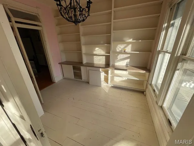 $263,000 | 810 Grove Street, Alton, IL 62002