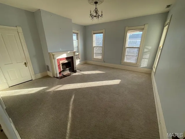 $263,000 | 810 Grove Street, Alton, IL 62002