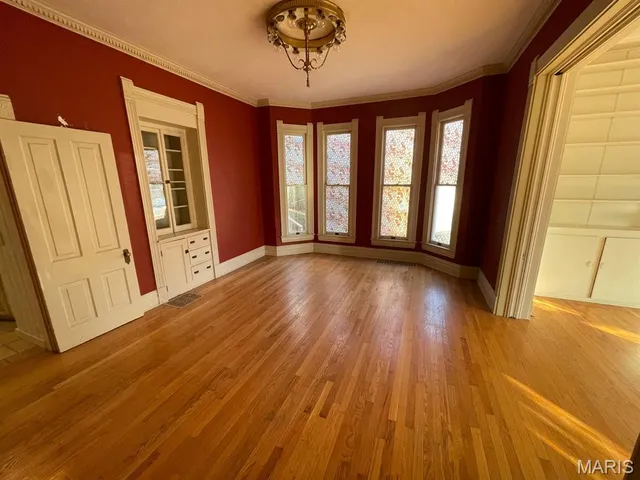 $263,000 | 810 Grove Street, Alton, IL 62002