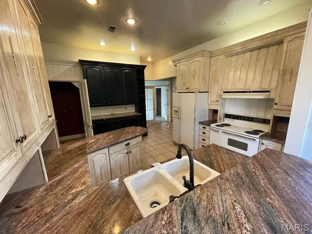 $263,000 | 810 Grove Street, Alton, IL 62002