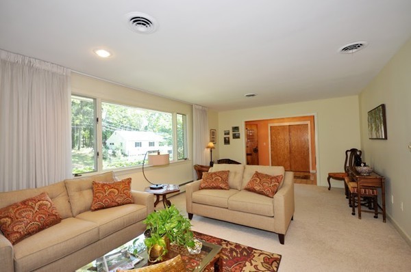 20 Peachtree Road Lexington, MA 02420 - Photo 2 of 30