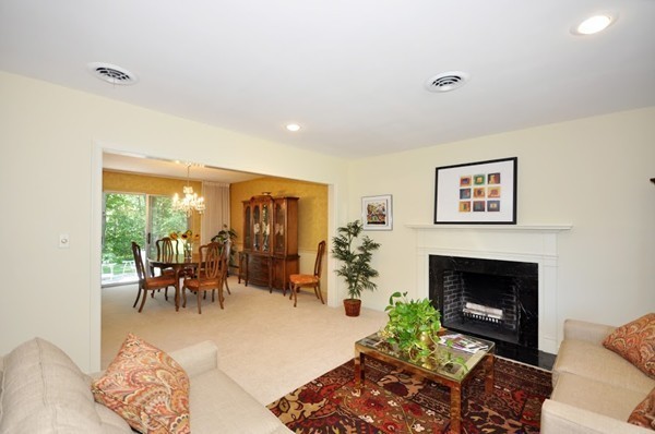 20 Peachtree Road Lexington, MA 02420 - Photo 3 of 30
