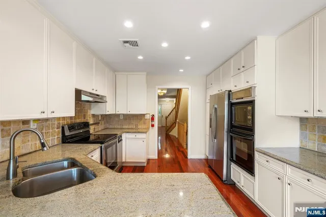 $6,200 | 5 Kings Court, Unit 5, Fort Lee, NJ 07024