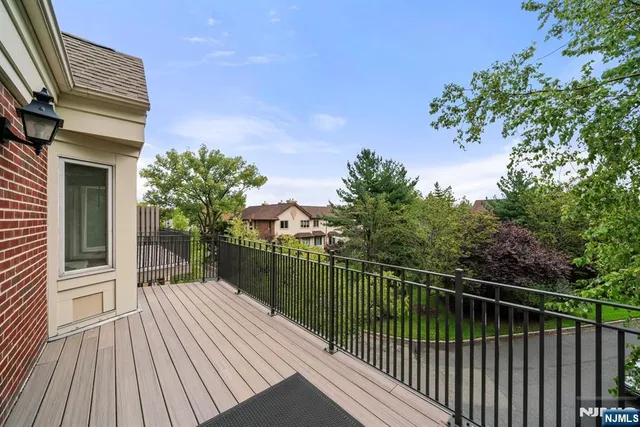 $6,200 | 5 Kings Court, Unit 5, Fort Lee, NJ 07024