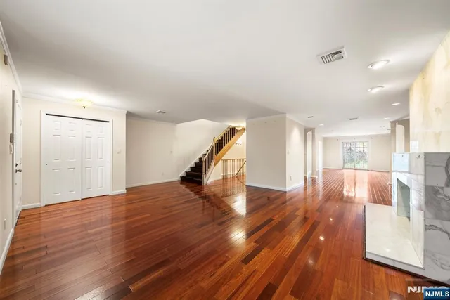 $6,200 | 5 Kings Court, Unit 5, Fort Lee, NJ 07024