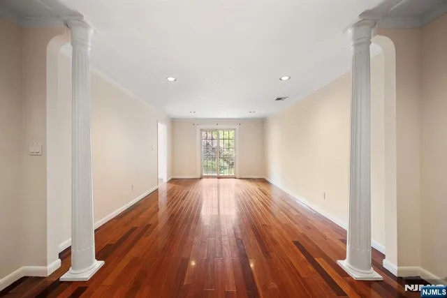 $6,200 | 5 Kings Court, Unit 5, Fort Lee, NJ 07024