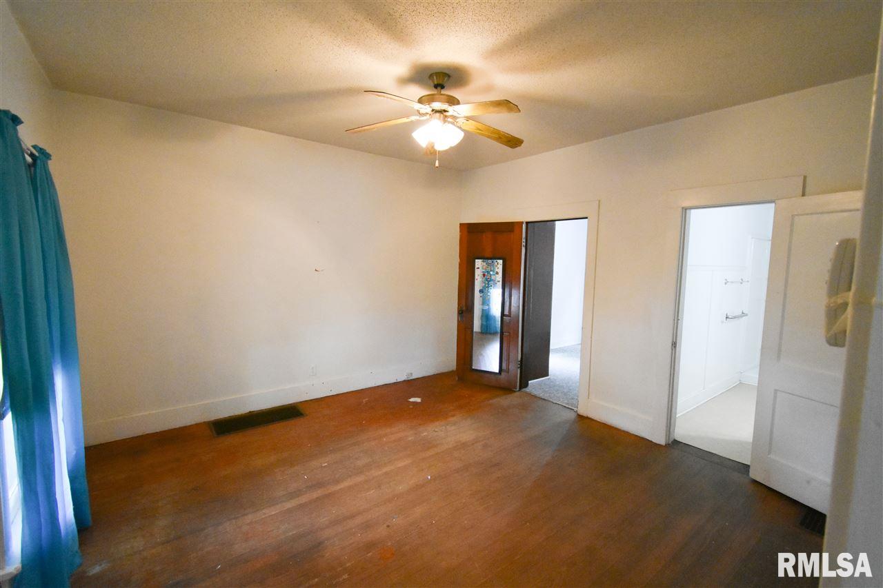 1124 Virginia Avenue Springfield, IL 62702 - Photo 3 of 13