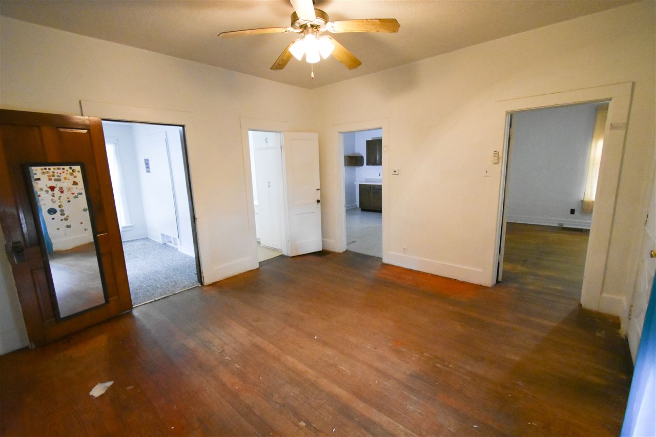 1124 Virginia Avenue Springfield, IL 62702 - Photo 4 of 13