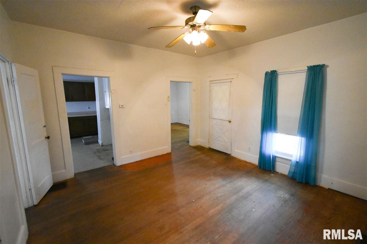 1124 Virginia Avenue Springfield, IL 62702 - Photo 5 of 13