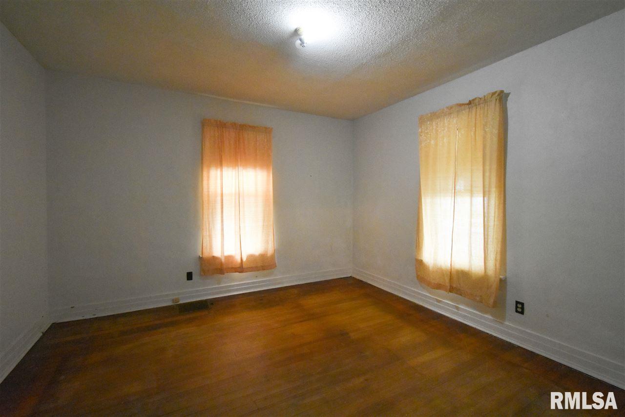 1124 Virginia Avenue Springfield, IL 62702 - Photo 6 of 13