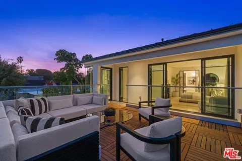 $4,650,000 | 8708 Dorrington Avenue, West Hollywood, CA 90048