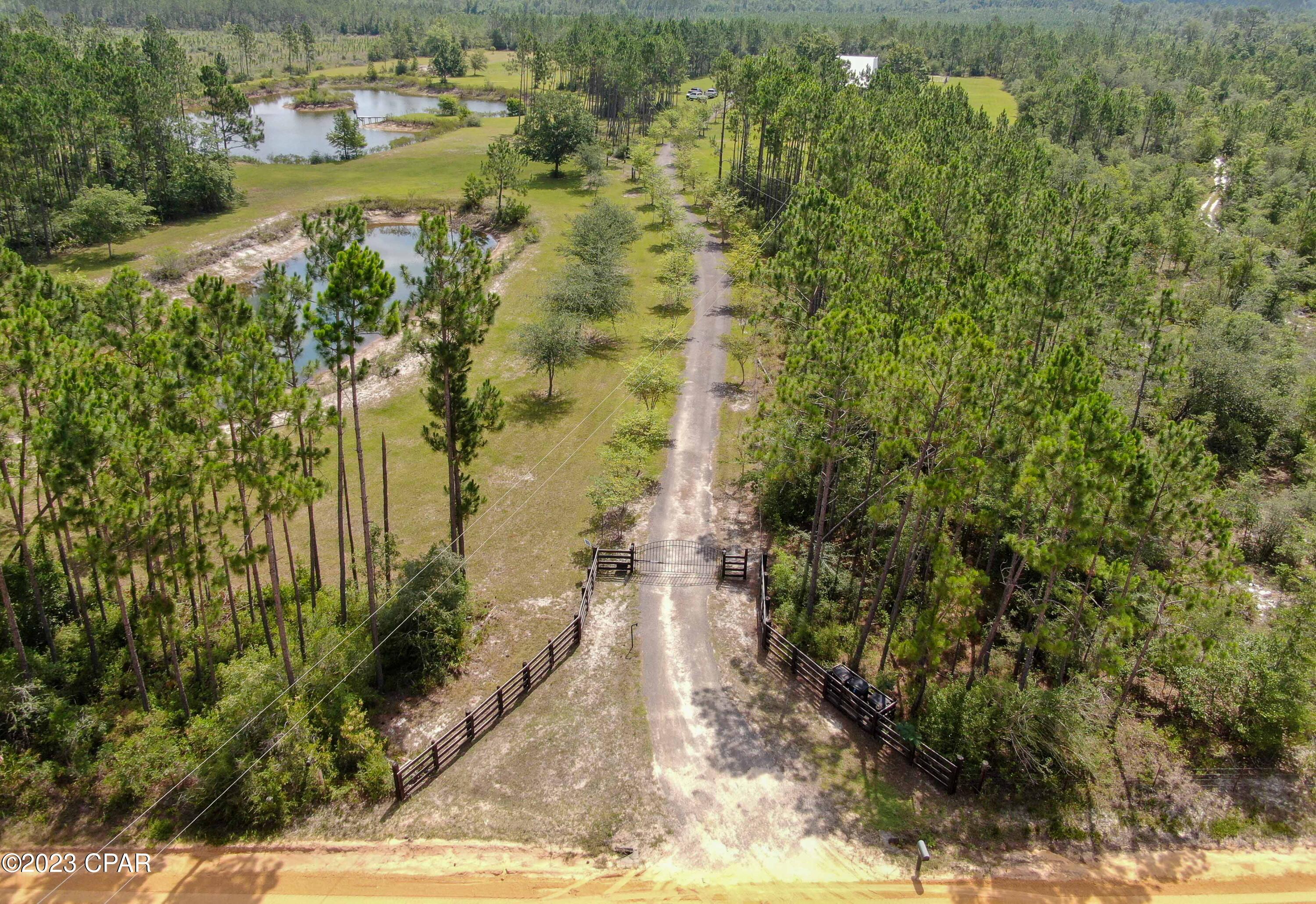 13606 Enfinger Road Youngstown, FL 32466 - Photo 4 of 58 Gallery Image 4
