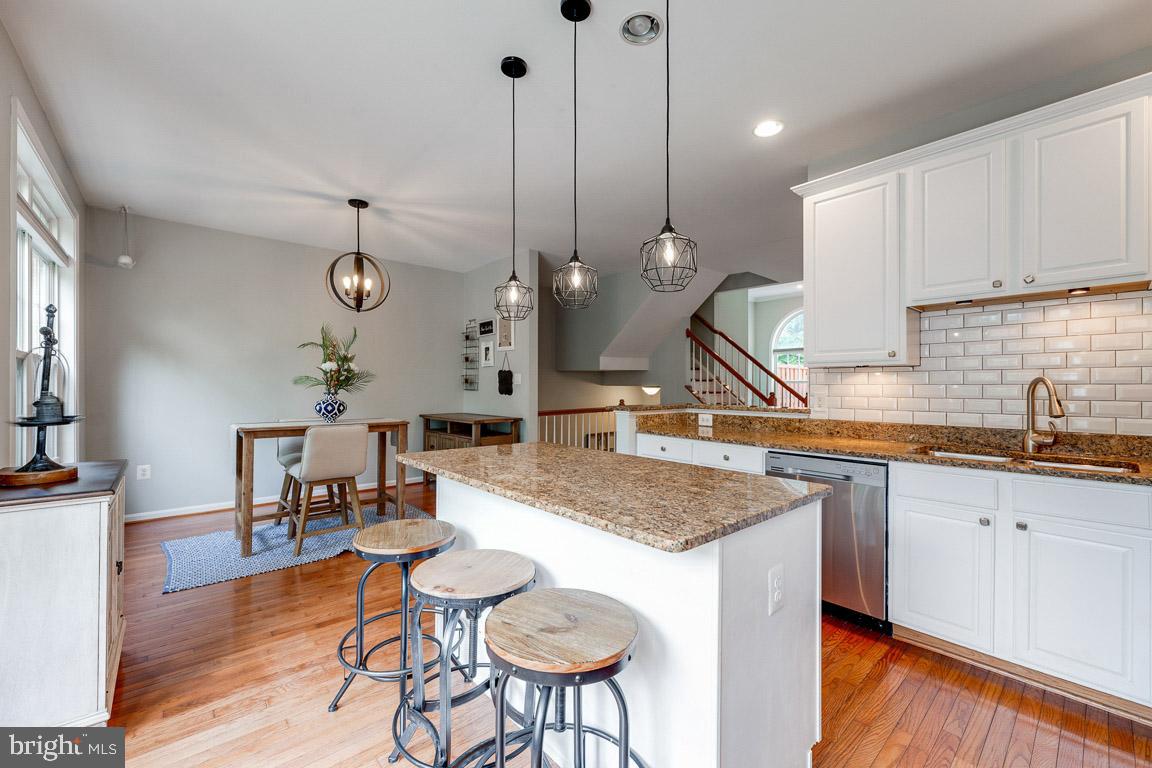 7371 Stream Bluff Way Springfield, VA 22153 - Photo 12 of 45 Gallery Image 12