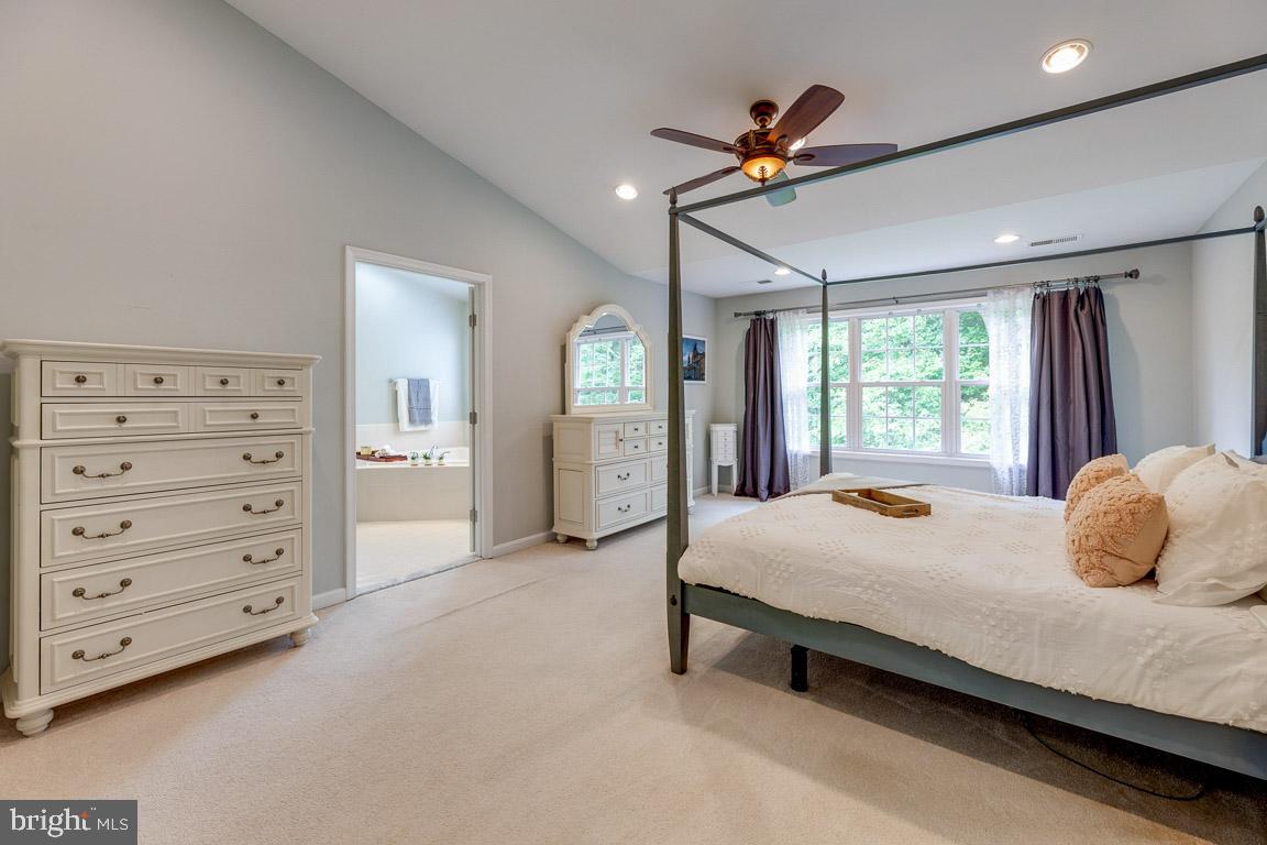 7371 Stream Bluff Way Springfield, VA 22153 - Photo 17 of 45 Gallery Image 17