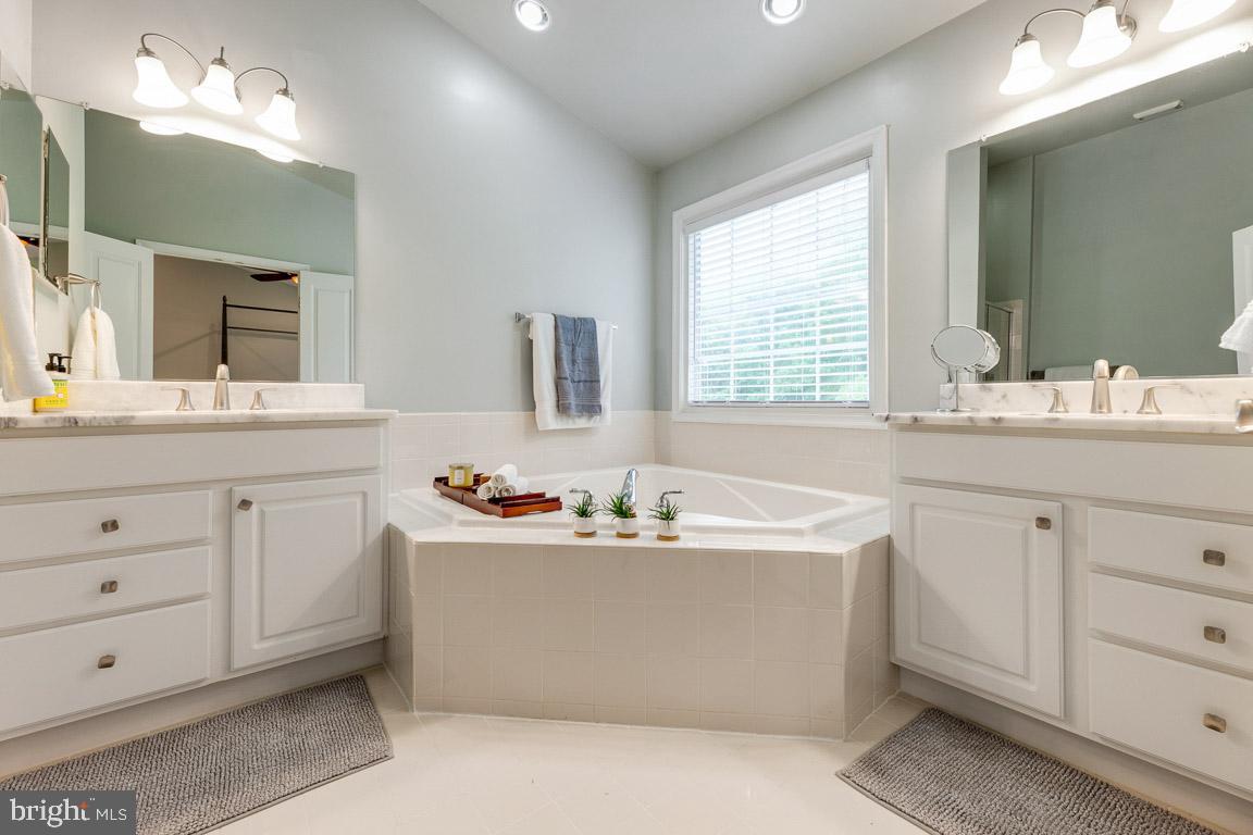7371 Stream Bluff Way Springfield, VA 22153 - Photo 20 of 45 Gallery Image 20