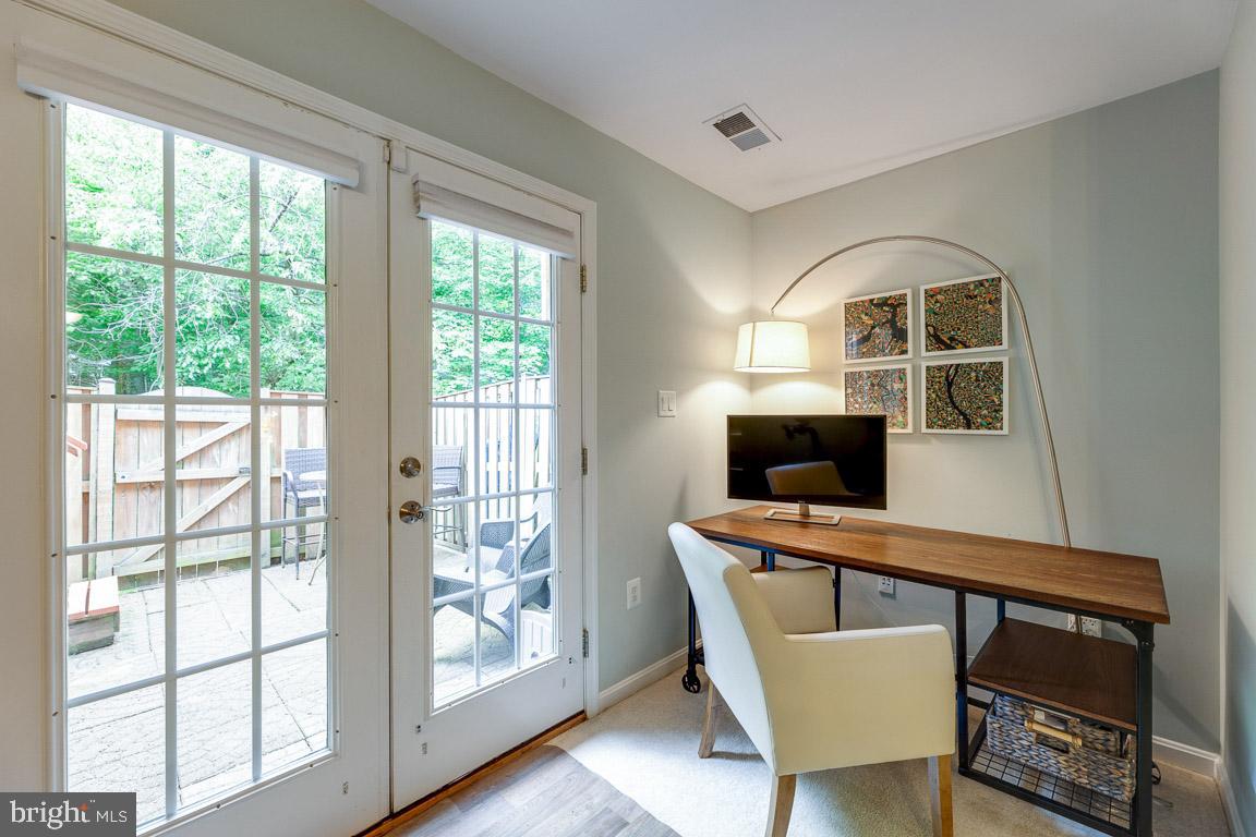 7371 Stream Bluff Way Springfield, VA 22153 - Photo 31 of 45 Gallery Image 31