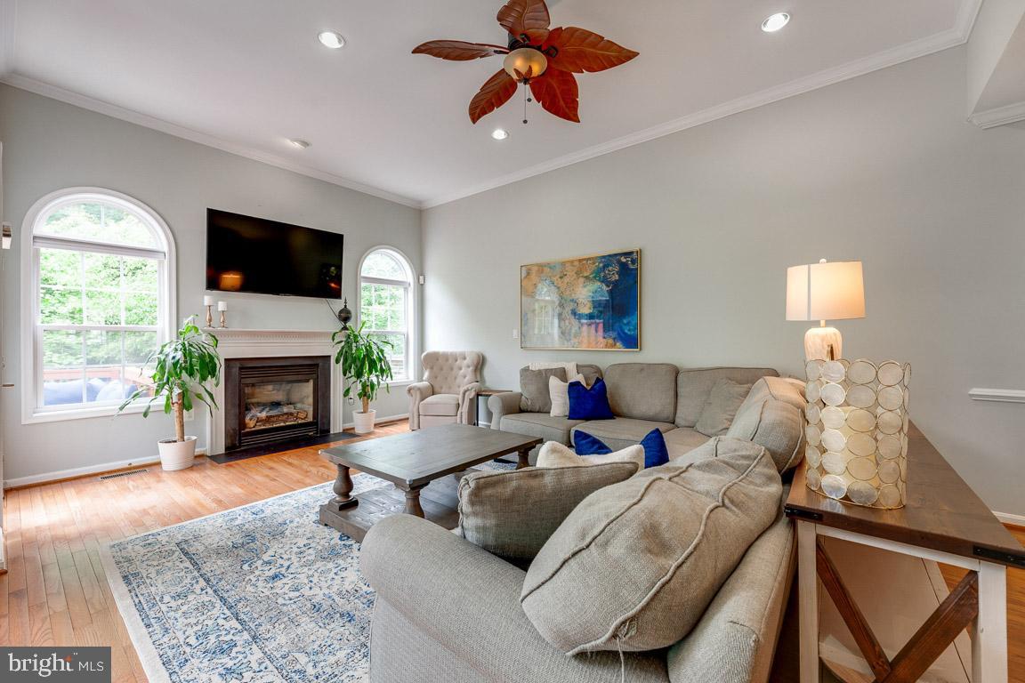 7371 Stream Bluff Way Springfield, VA 22153 - Photo 5 of 45 Gallery Image 5