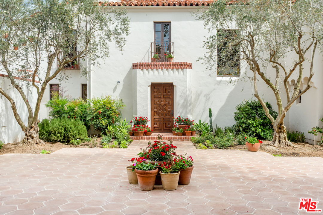 715 El Toro Road Ojai, CA 93023 - Photo 4 of 49