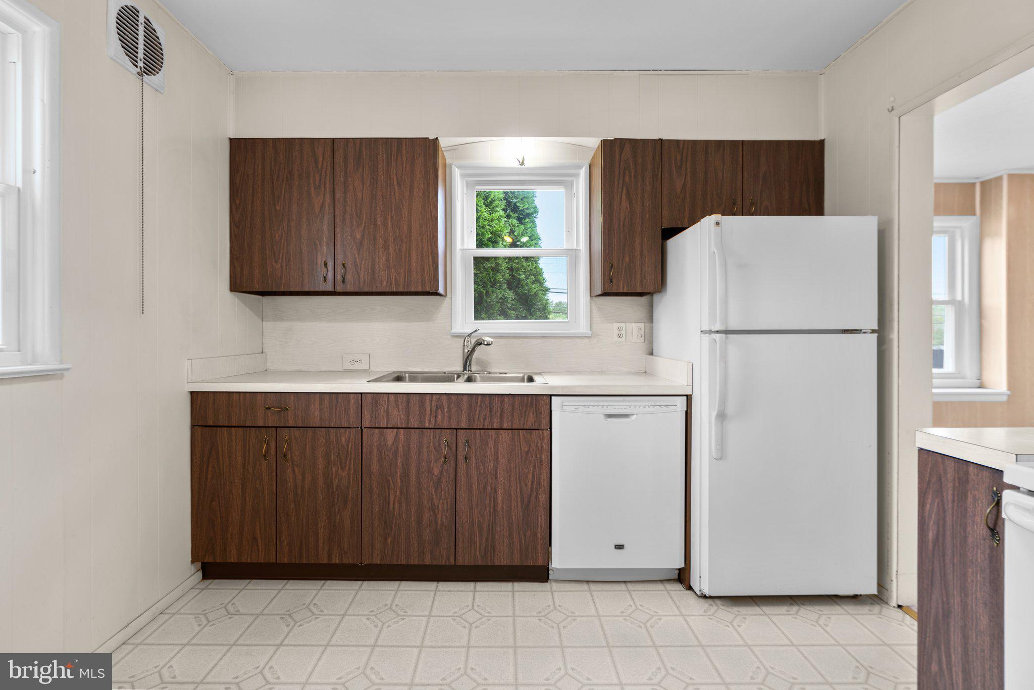 8108 Savage Guilford Road Savage, MD 20763 - Photo 5 of 45