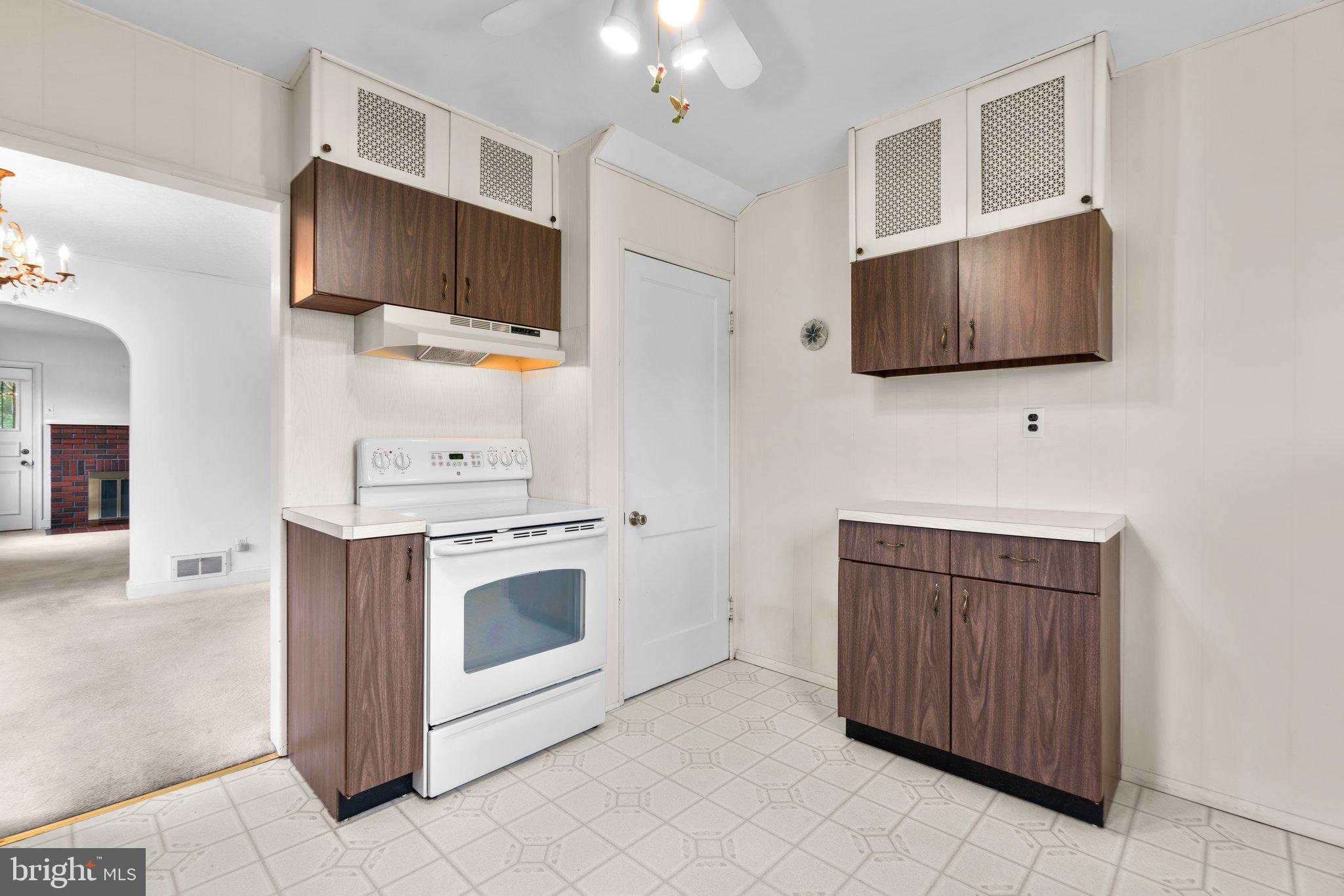 8108 Savage Guilford Road Savage, MD 20763 - Photo 6 of 45