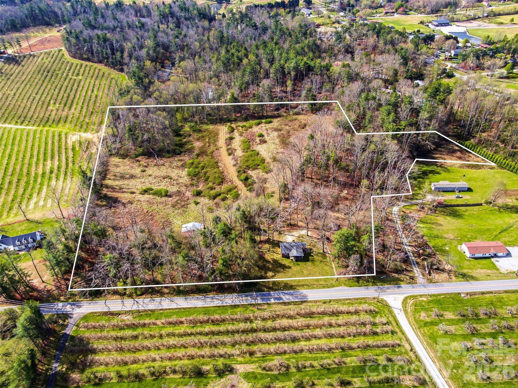 984 Pace Road Hendersonville, NC 28792 - Photo 1 of 31 Gallery Image 1