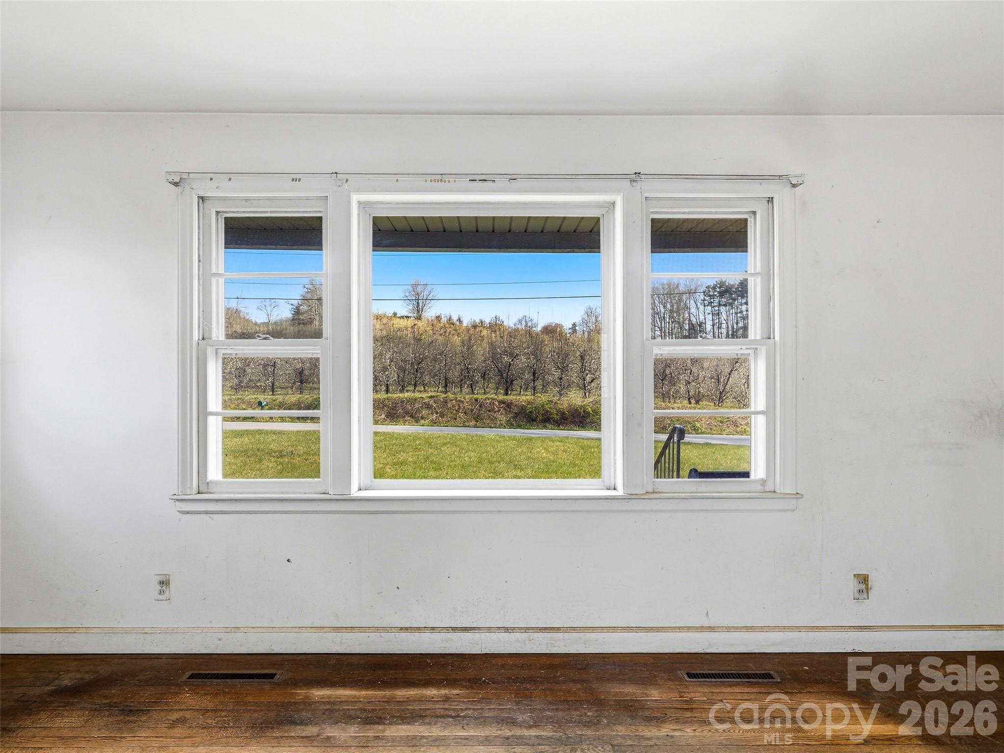 984 Pace Road Hendersonville, NC 28792 - Photo 25 of 31 Gallery Image 25