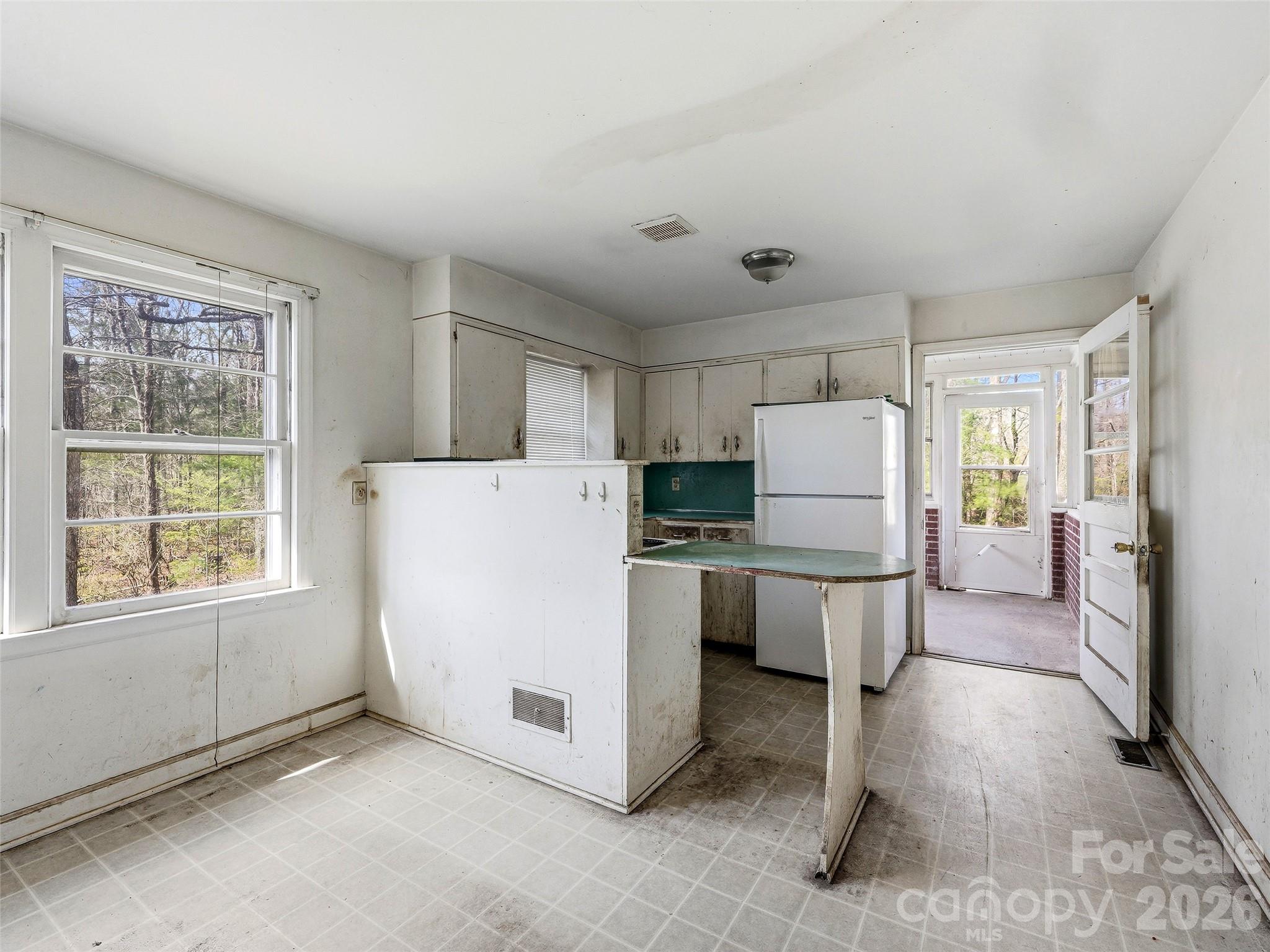 984 Pace Road Hendersonville, NC 28792 - Photo 26 of 31 Gallery Image 26