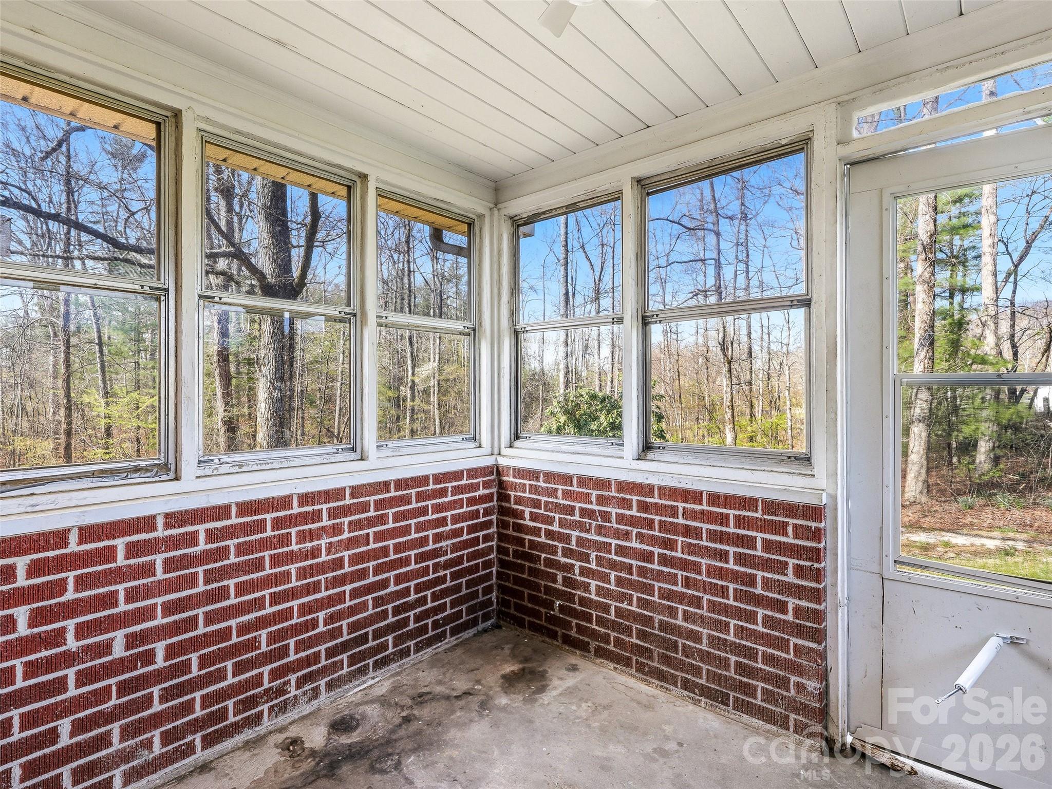 984 Pace Road Hendersonville, NC 28792 - Photo 27 of 31 Gallery Image 27