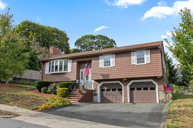 $859,900 | 3 Gladstone Street, Wakefield, MA 01880