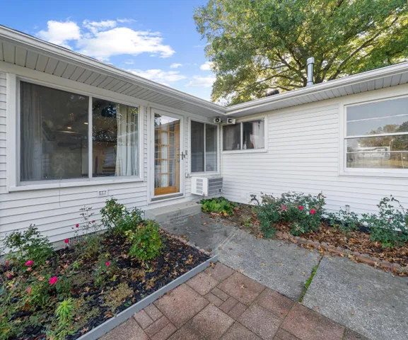 $475,000 | 14359 South Dixie Highway, Monroe, MI 48161