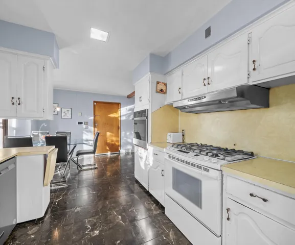 $475,000 | 14359 South Dixie Highway, Monroe, MI 48161