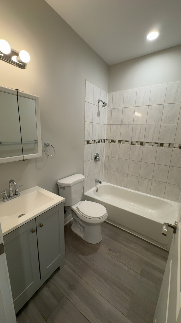 22 North Parkside Avenue, Unit G Chicago, IL 60644 - Photo 7 of 10