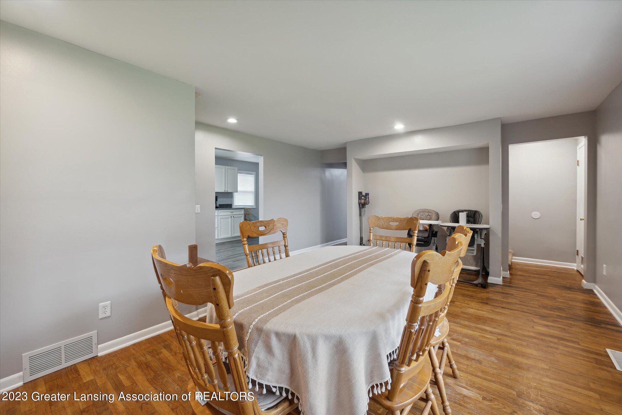 3007 Sandhill Road Mason, MI 48854 - Photo 11 of 62 11-3007-Sandhill-Rd-Mason-MI-48854-Windo