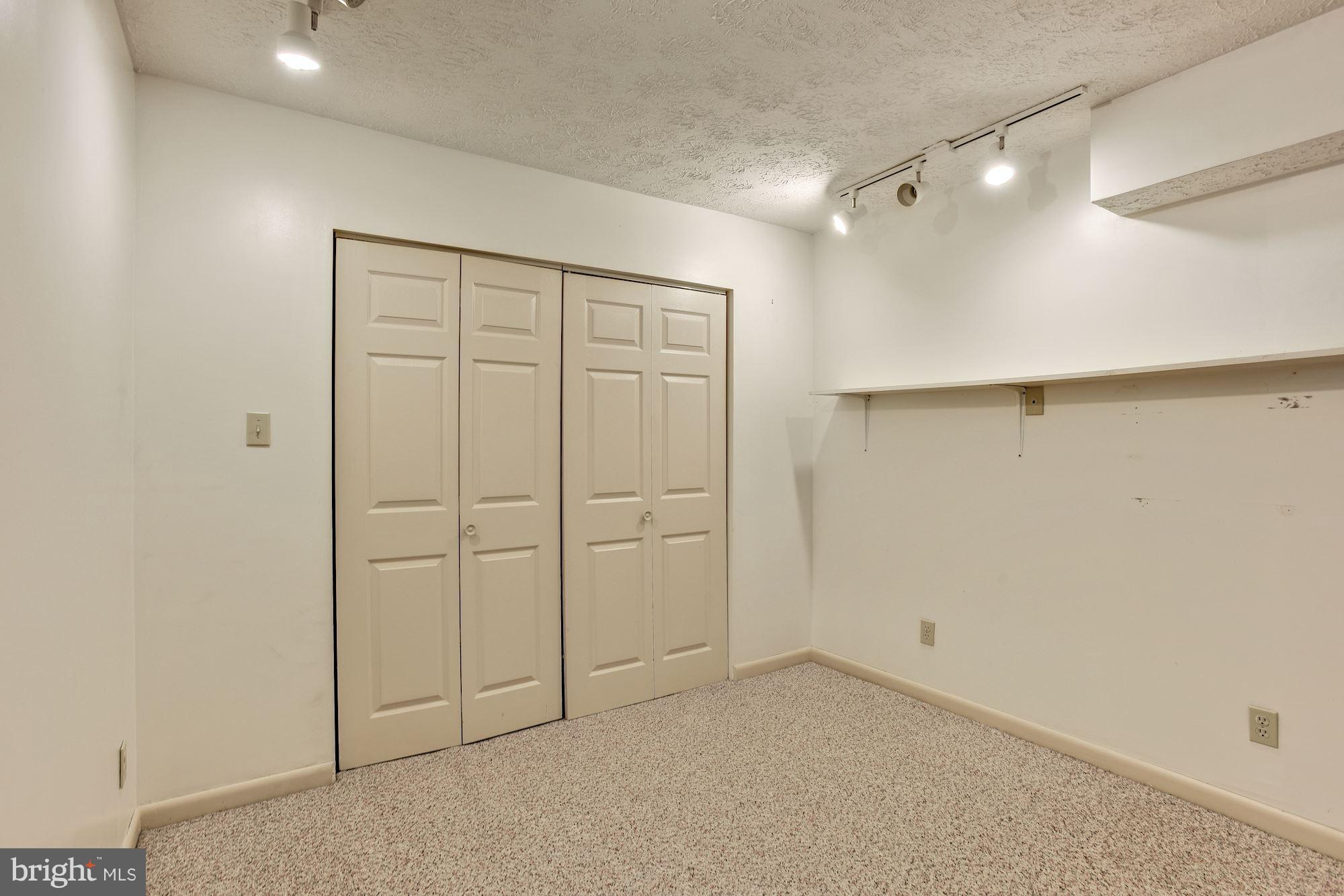 438 Magothy Bridge Road Pasadena, MD 21122 - Photo 20 of 26 Den/Study